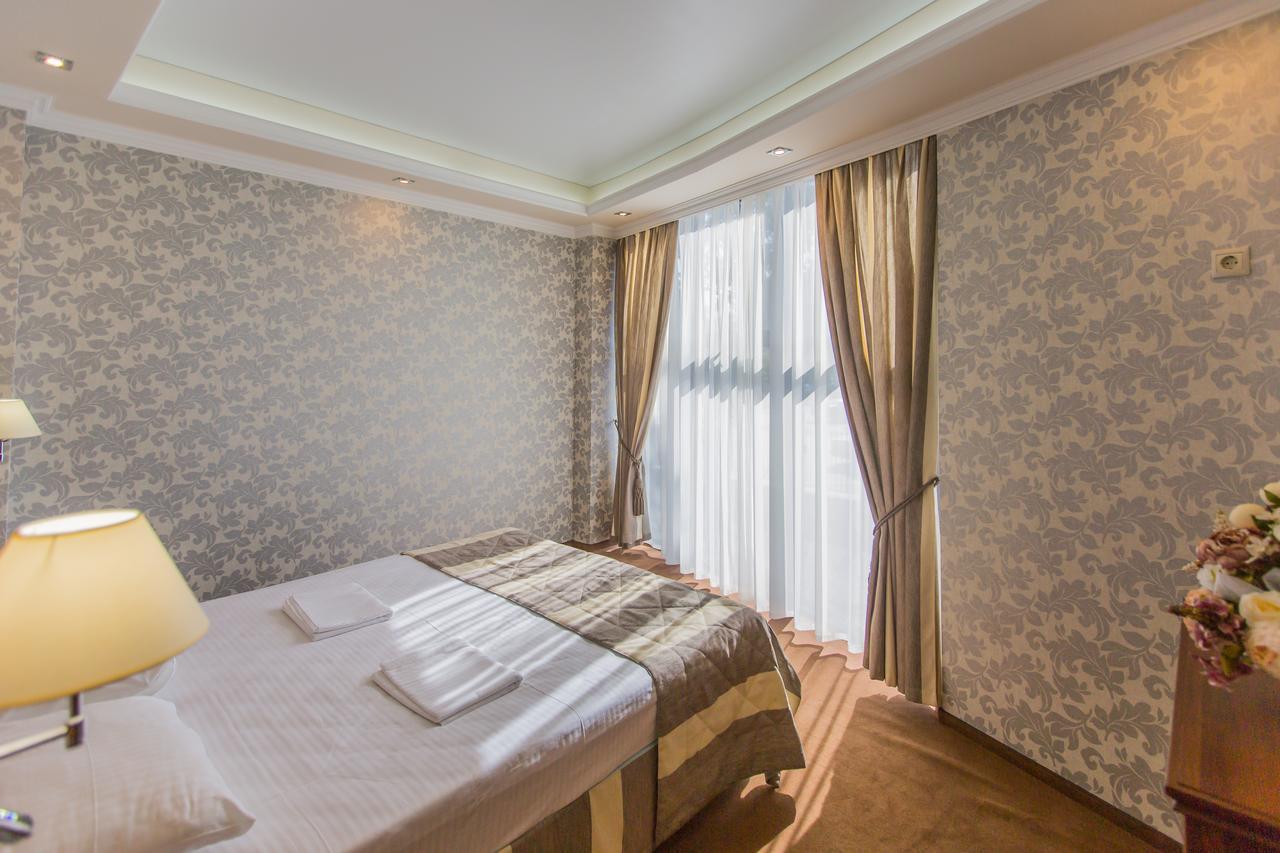 Grand Hotel גגרה מראה חיצוני תמונה
