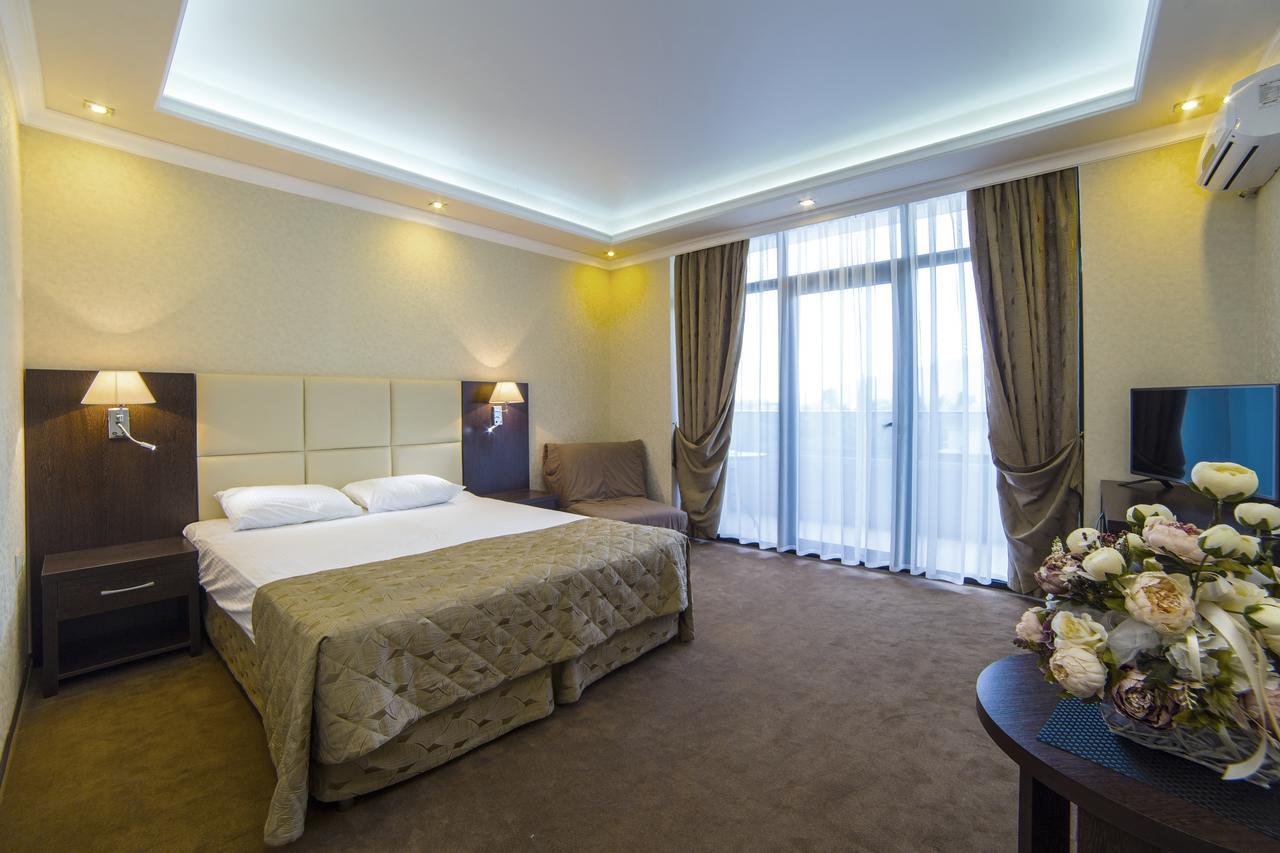 Grand Hotel גגרה מראה חיצוני תמונה
