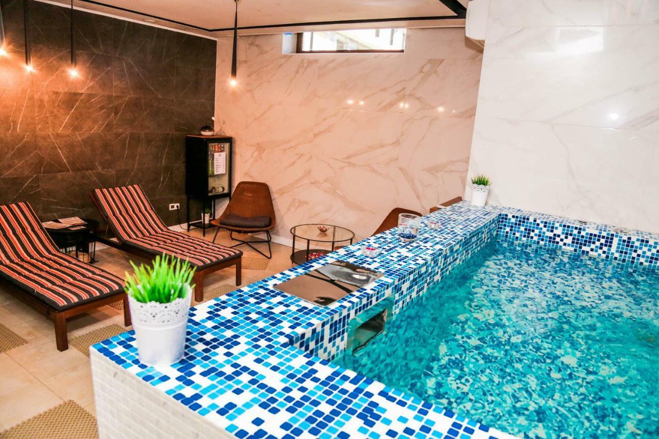 Grand Hotel גגרה מראה חיצוני תמונה
