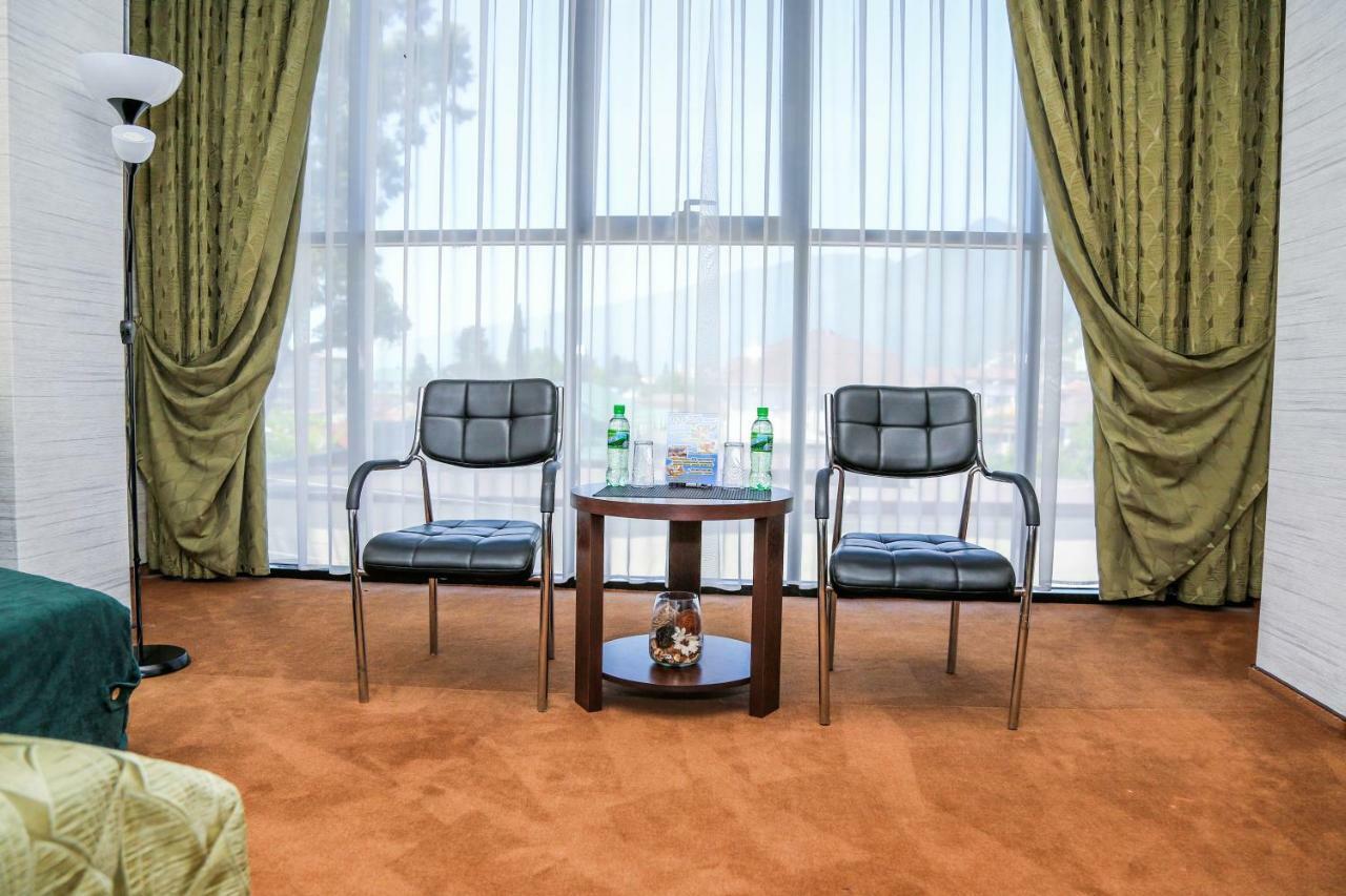 Grand Hotel גגרה מראה חיצוני תמונה