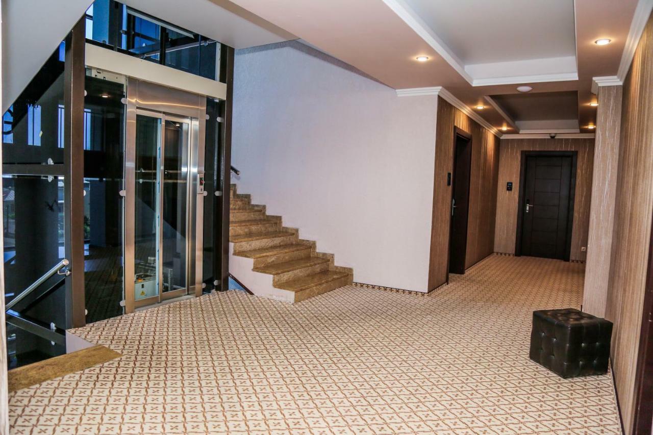 Grand Hotel גגרה מראה חיצוני תמונה