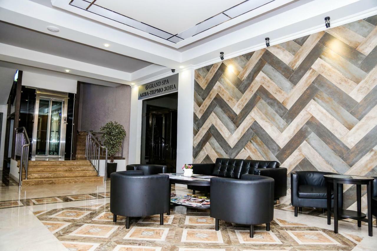 Grand Hotel גגרה מראה חיצוני תמונה
