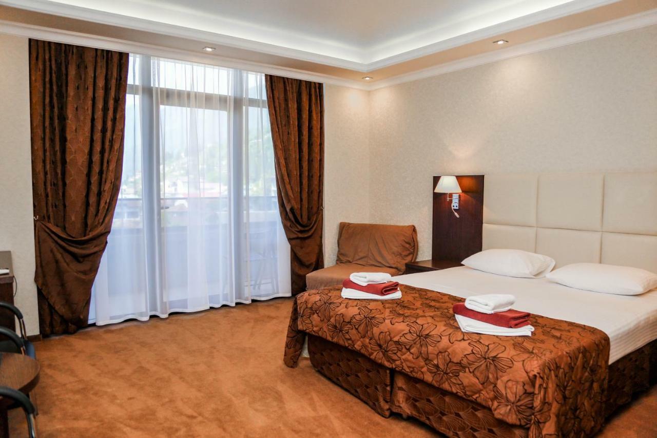 Grand Hotel גגרה מראה חיצוני תמונה