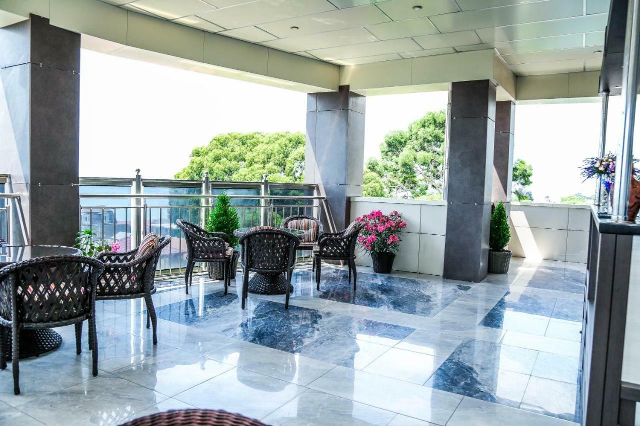 Grand Hotel גגרה מראה חיצוני תמונה