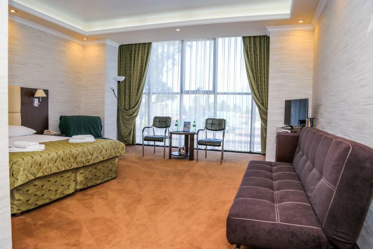 Grand Hotel גגרה מראה חיצוני תמונה
