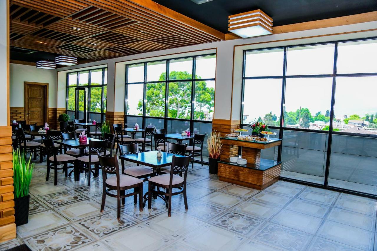 Grand Hotel גגרה מראה חיצוני תמונה